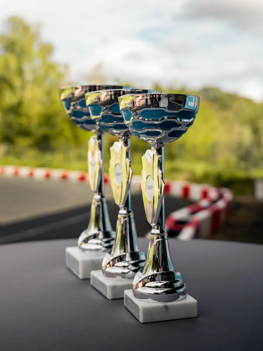 Pokale für ein Firmenevent in der Raceworld Kerpen