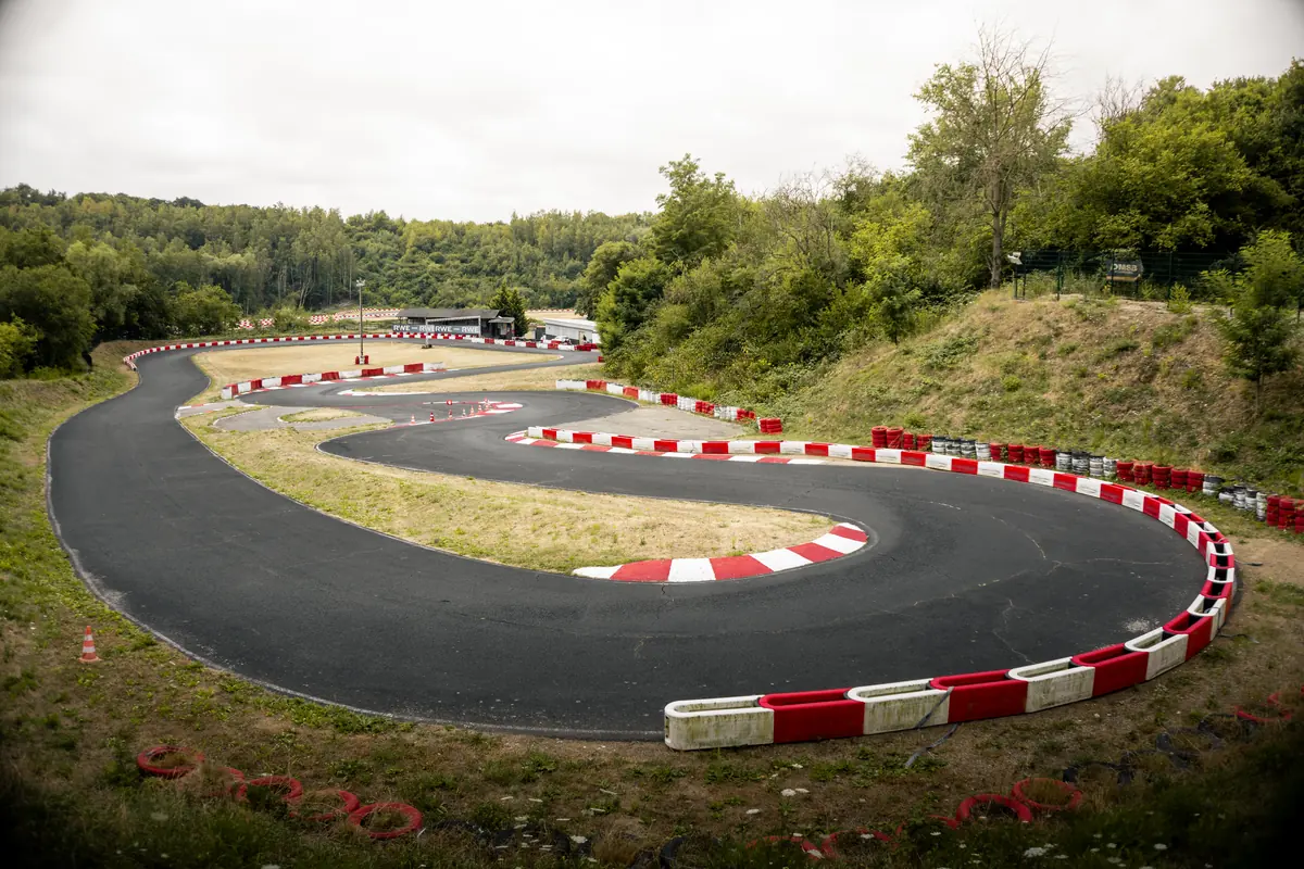 Outdoor-Kartstrecke der Raceworld Kerpen
